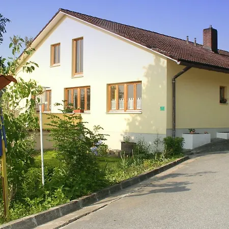 Apartamento Ferienwohnung-falkenstein